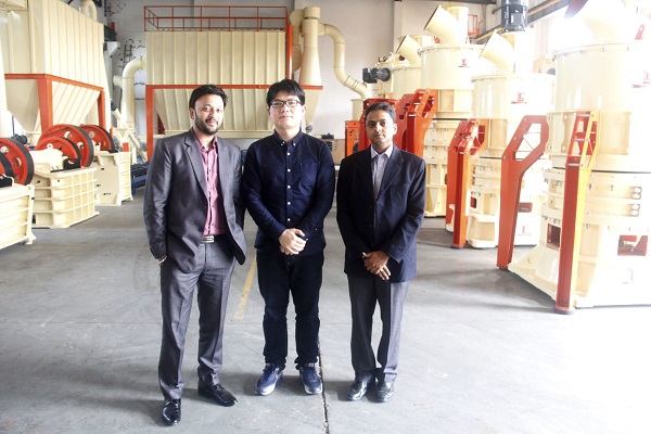 Indian customers came to our company for inspecting Micro Powder Grinding Mill.
