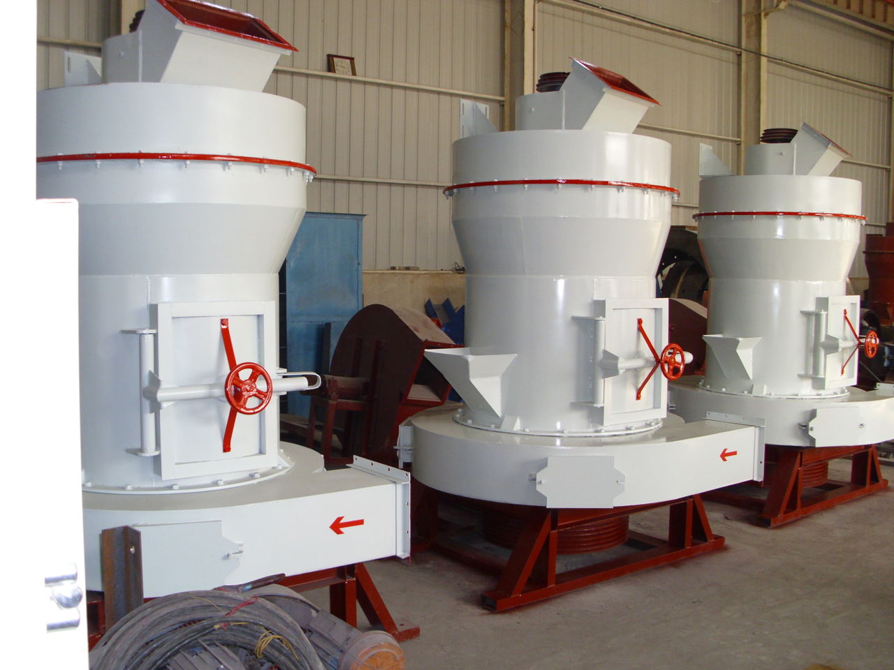 Raymond grinding mill